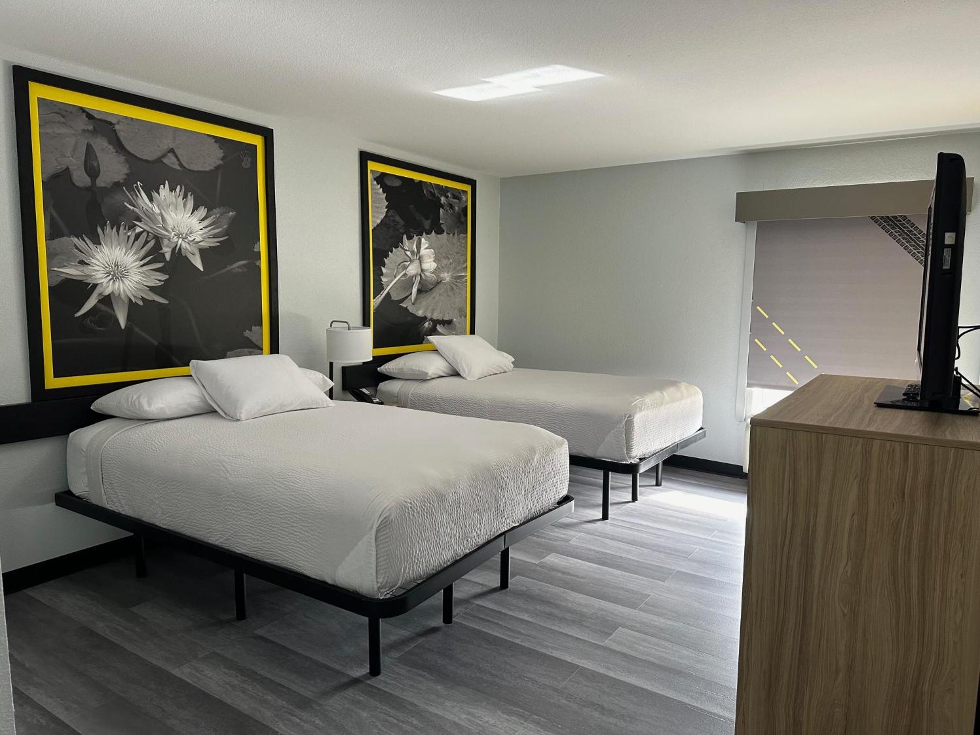 Super 8 By Wyndham Alexandria La Exterior foto