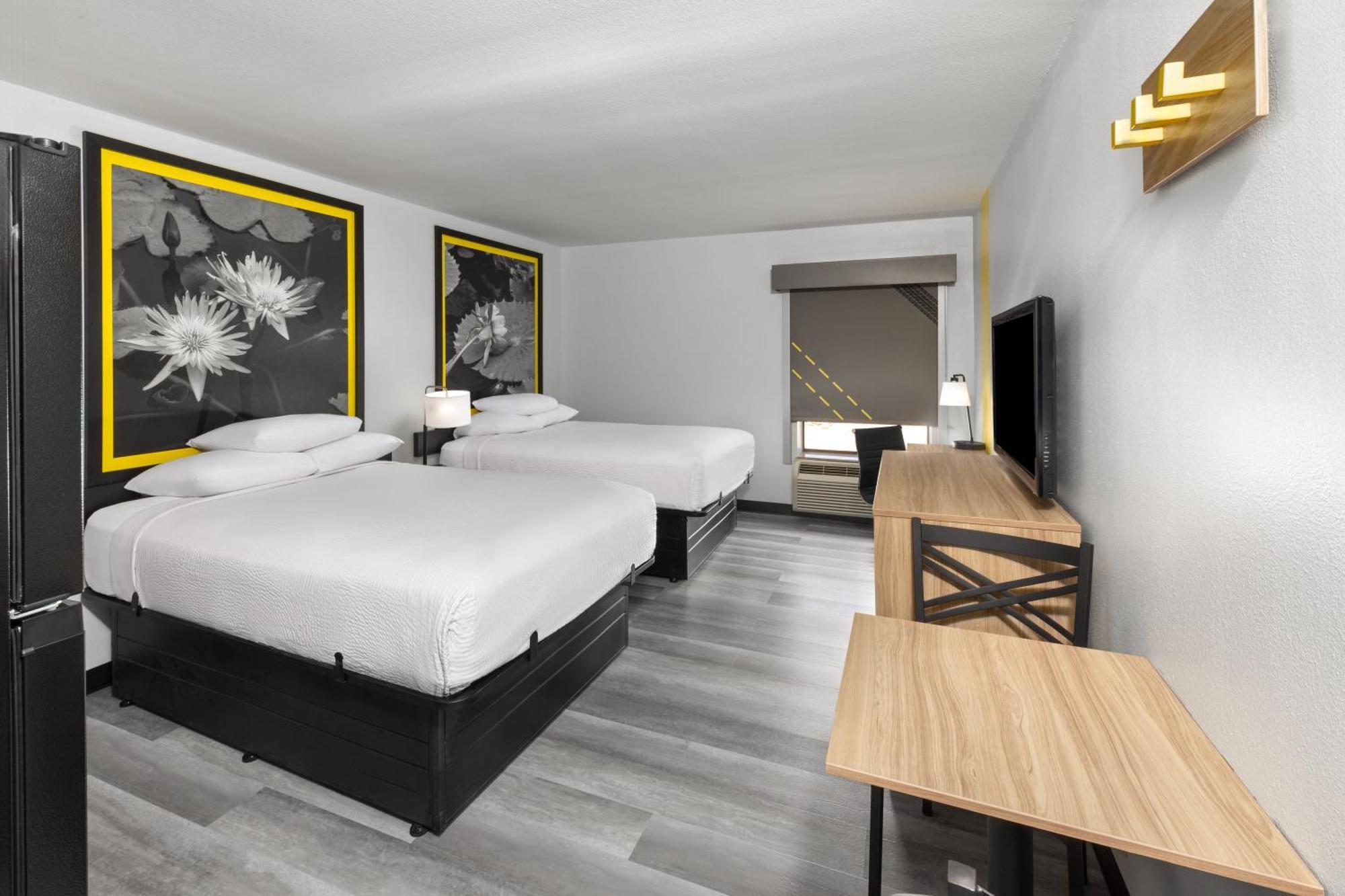Super 8 By Wyndham Alexandria La Exterior foto