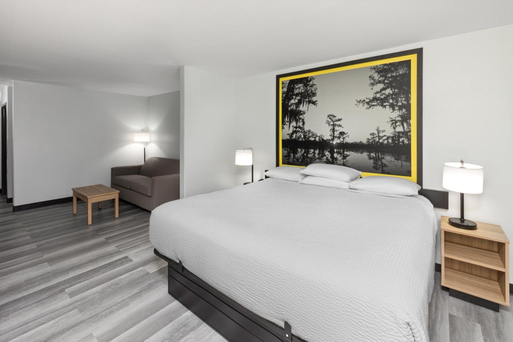 Super 8 By Wyndham Alexandria La Exterior foto